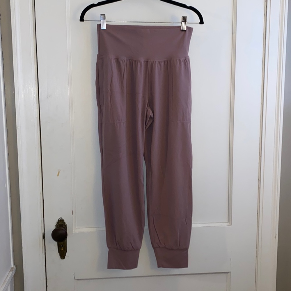 Athleta salutation joggers size petite small